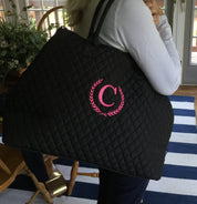 Personalized Puffer Tote with Wreath Design